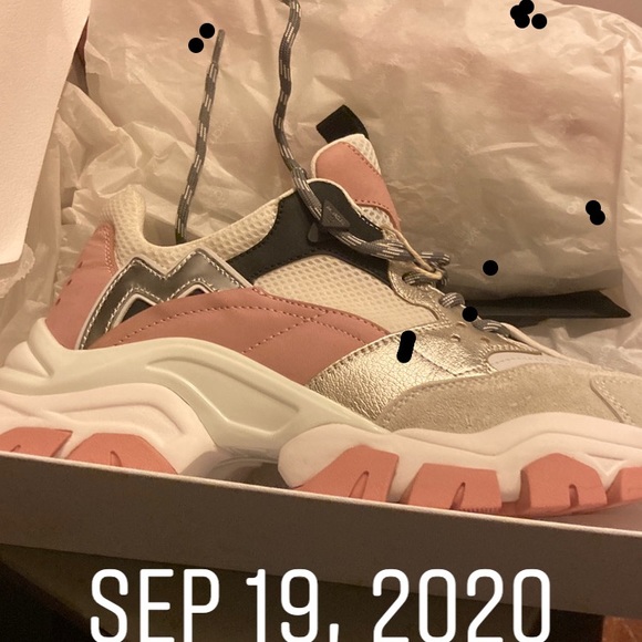 Sneakers - Picture 1 of 1